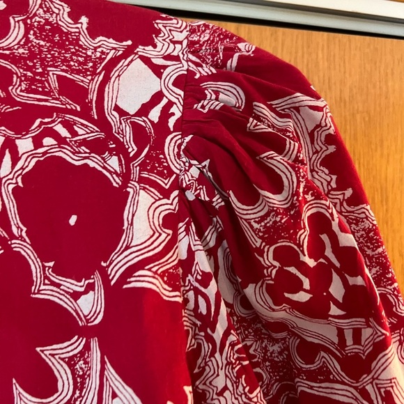 Lilla P Women's Long Sleeve Button Front Red & silver Floral Blouse Size large - Picture 7 of 7